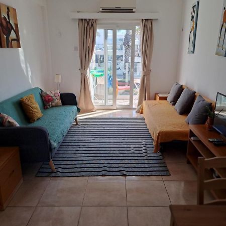 Newly Renovated Apartment In Tourist Area Paphos ภายนอก รูปภาพ