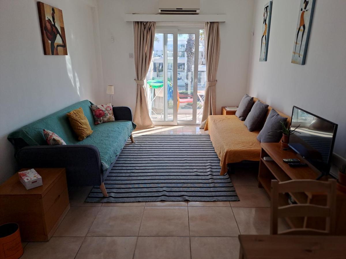 Newly Renovated Apartment In Tourist Area Paphos ภายนอก รูปภาพ