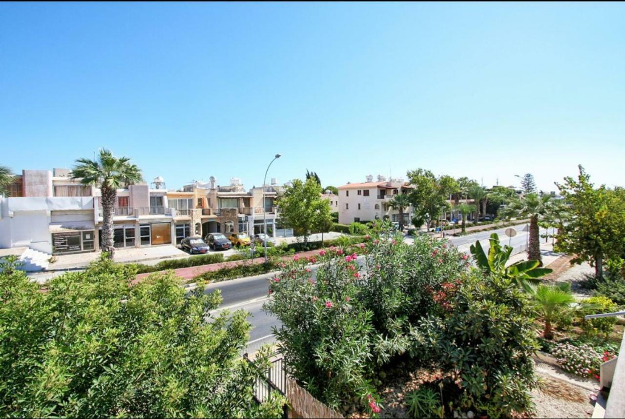 Newly Renovated Apartment In Tourist Area Paphos ภายนอก รูปภาพ